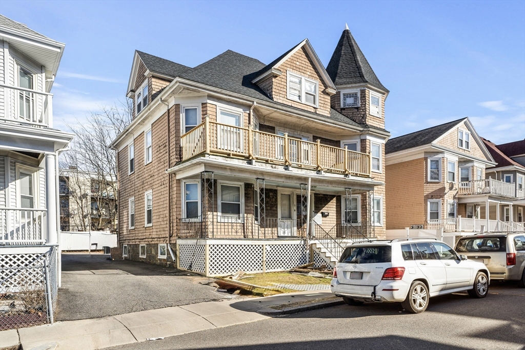 8 Silloway St