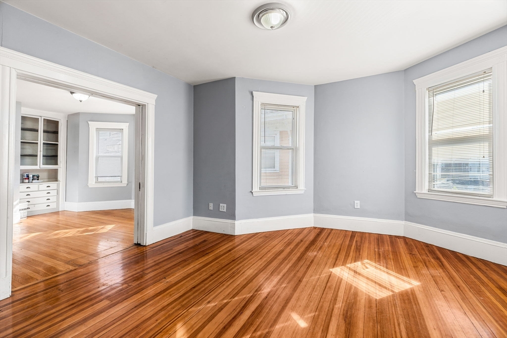 8 Silloway St