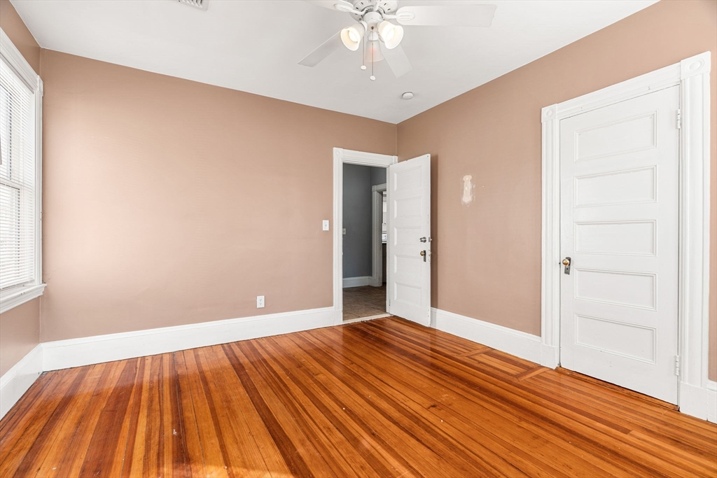 8 Silloway St