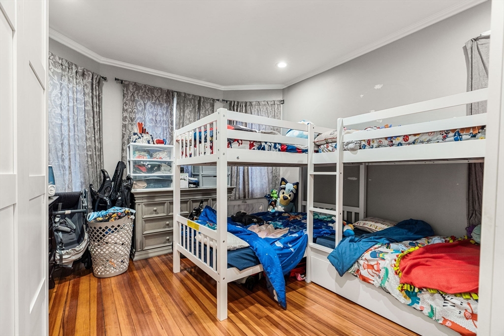 8 Silloway St