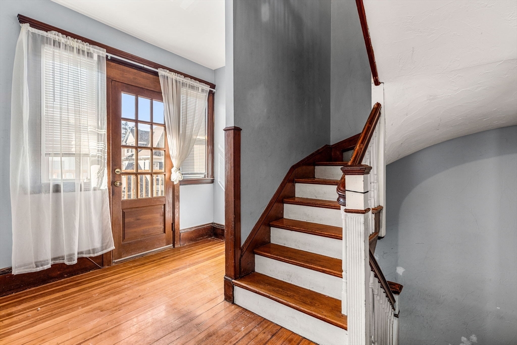 8 Silloway St