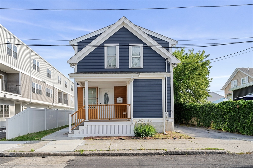 883 Grinnell St