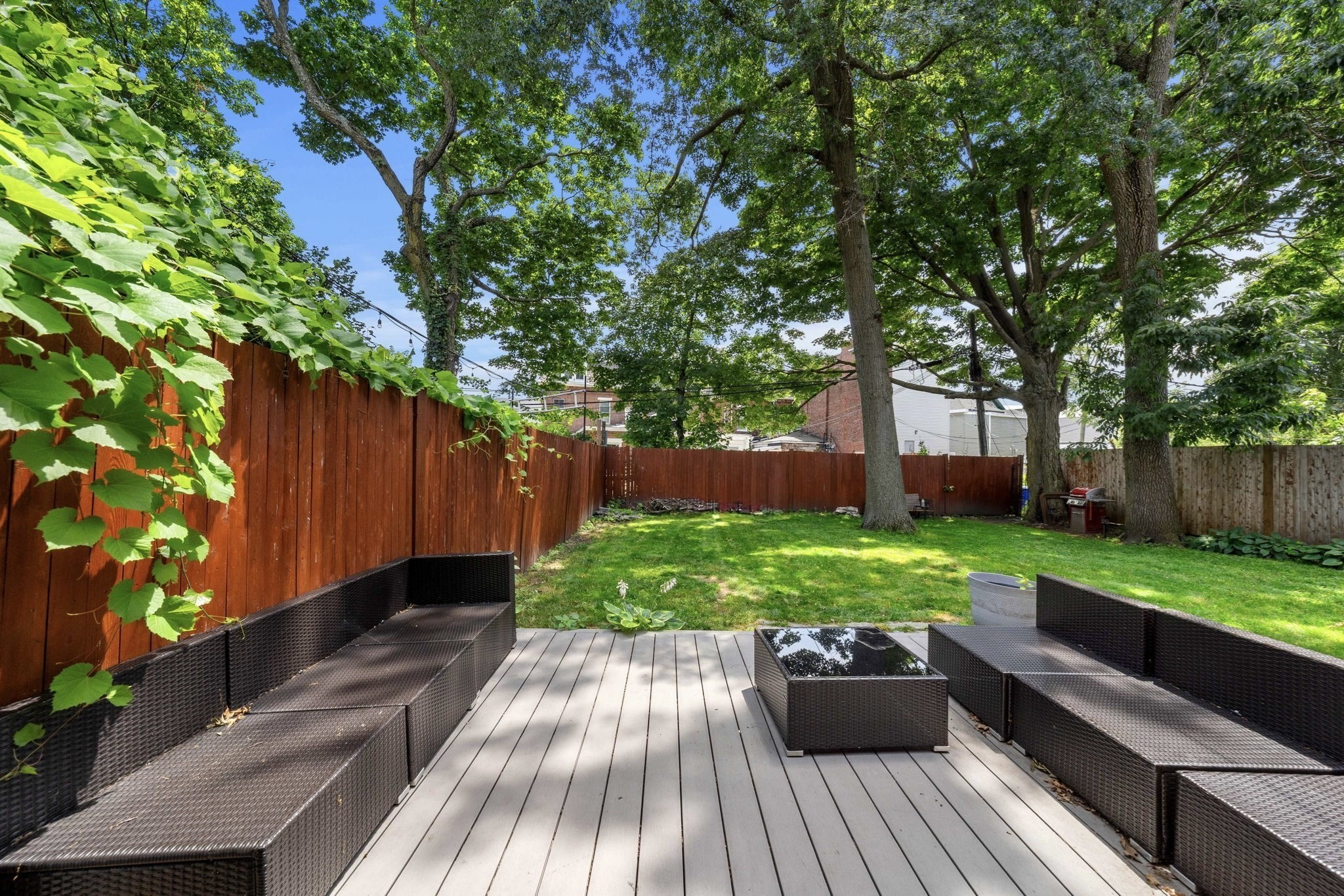 16 Perrin St