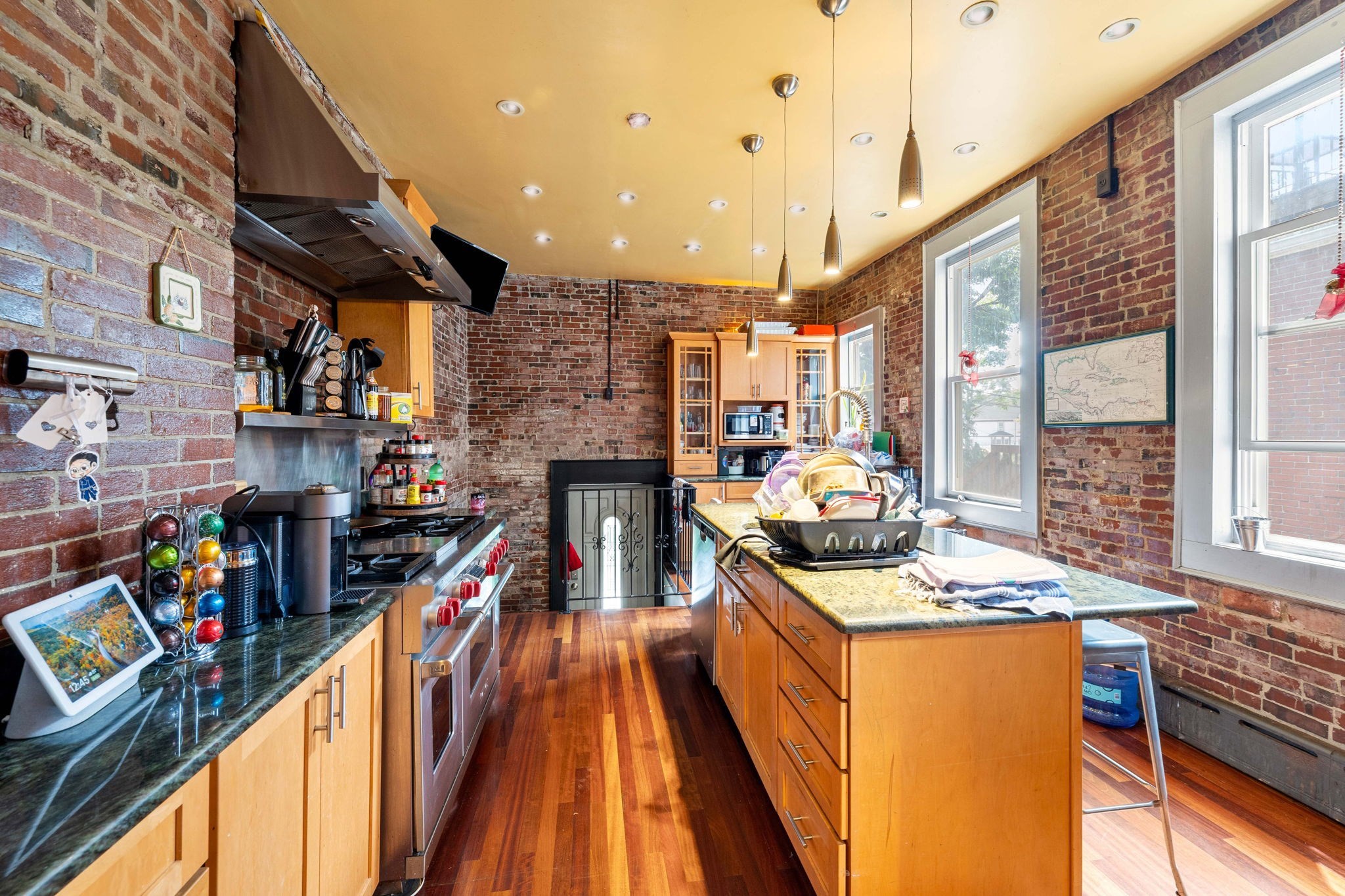 16 Perrin St