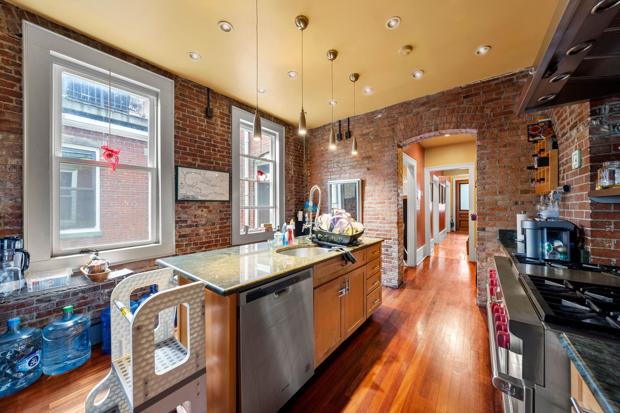 16 Perrin St