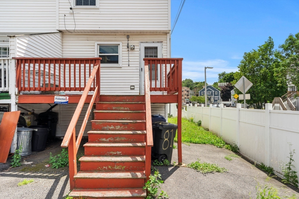 81 Wayland St