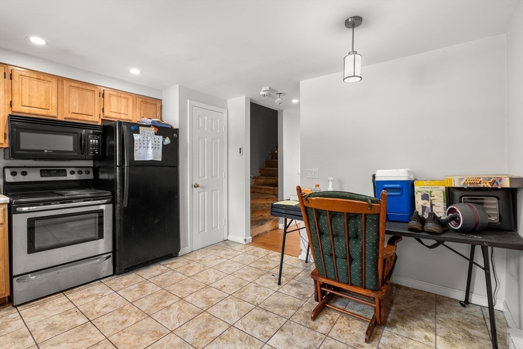 81 Wayland St