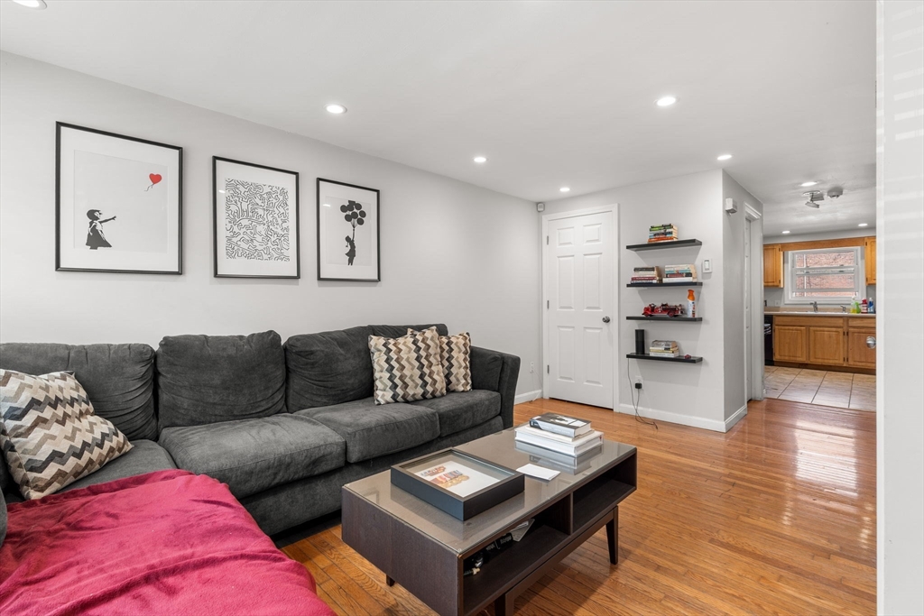 81 Wayland St
