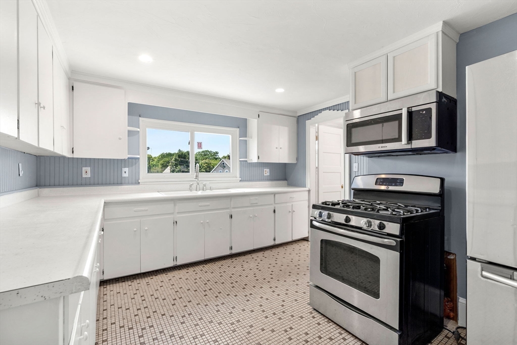 34 Provost St