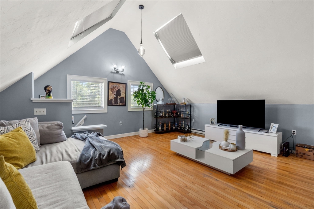 34 Provost St