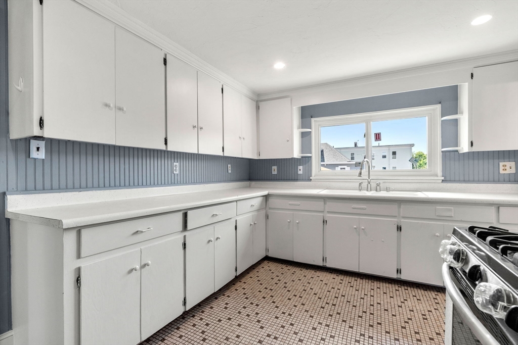 34 Provost St