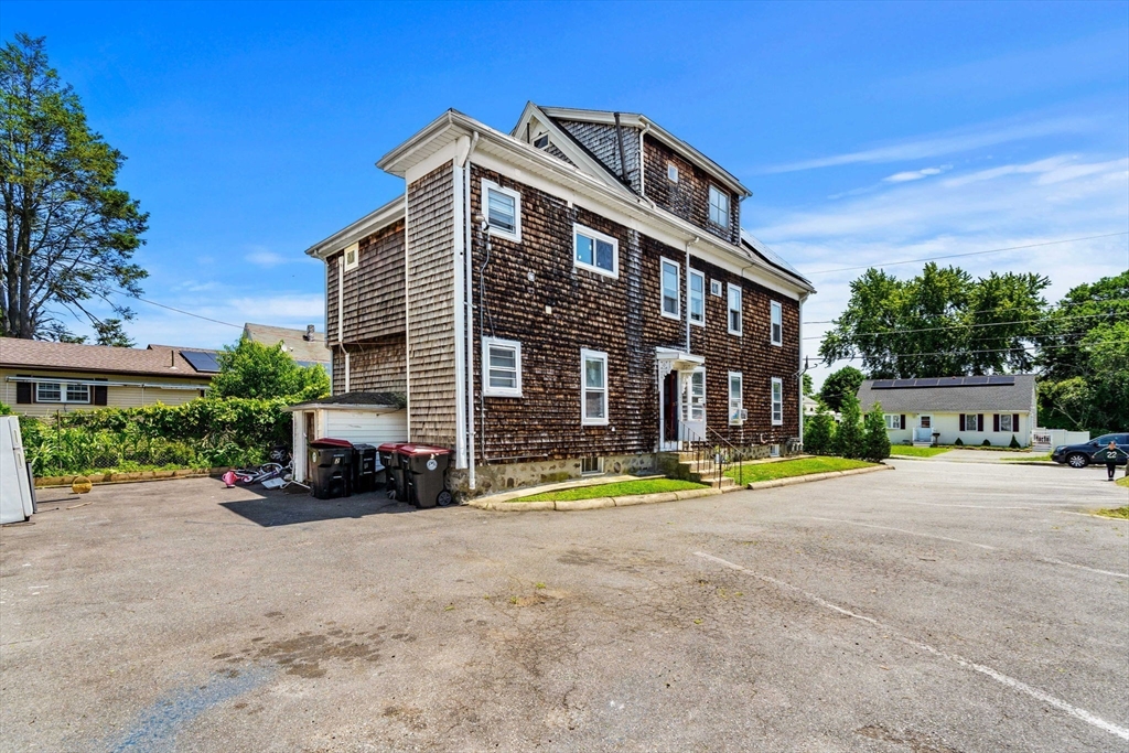 34 Provost St