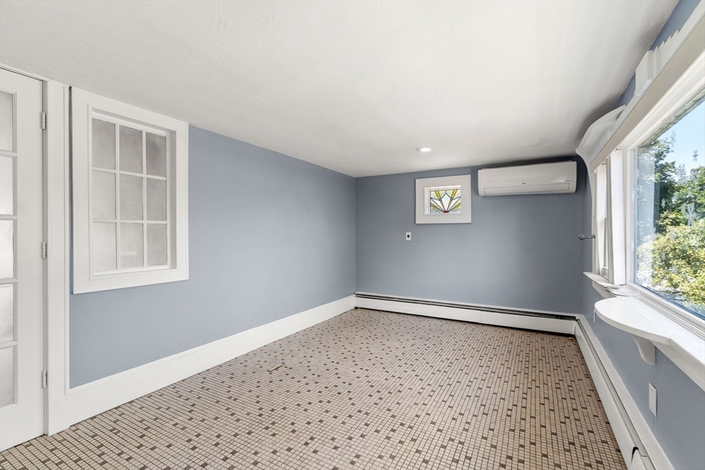 34 Provost St