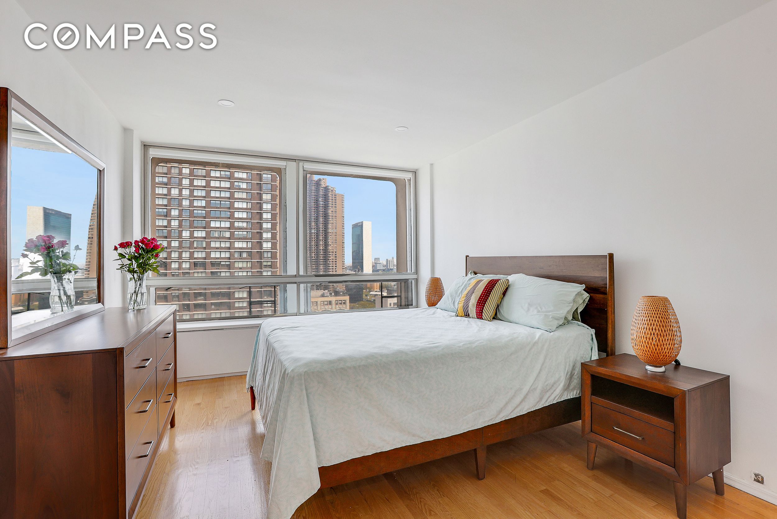 300 E 33rd Street 21K