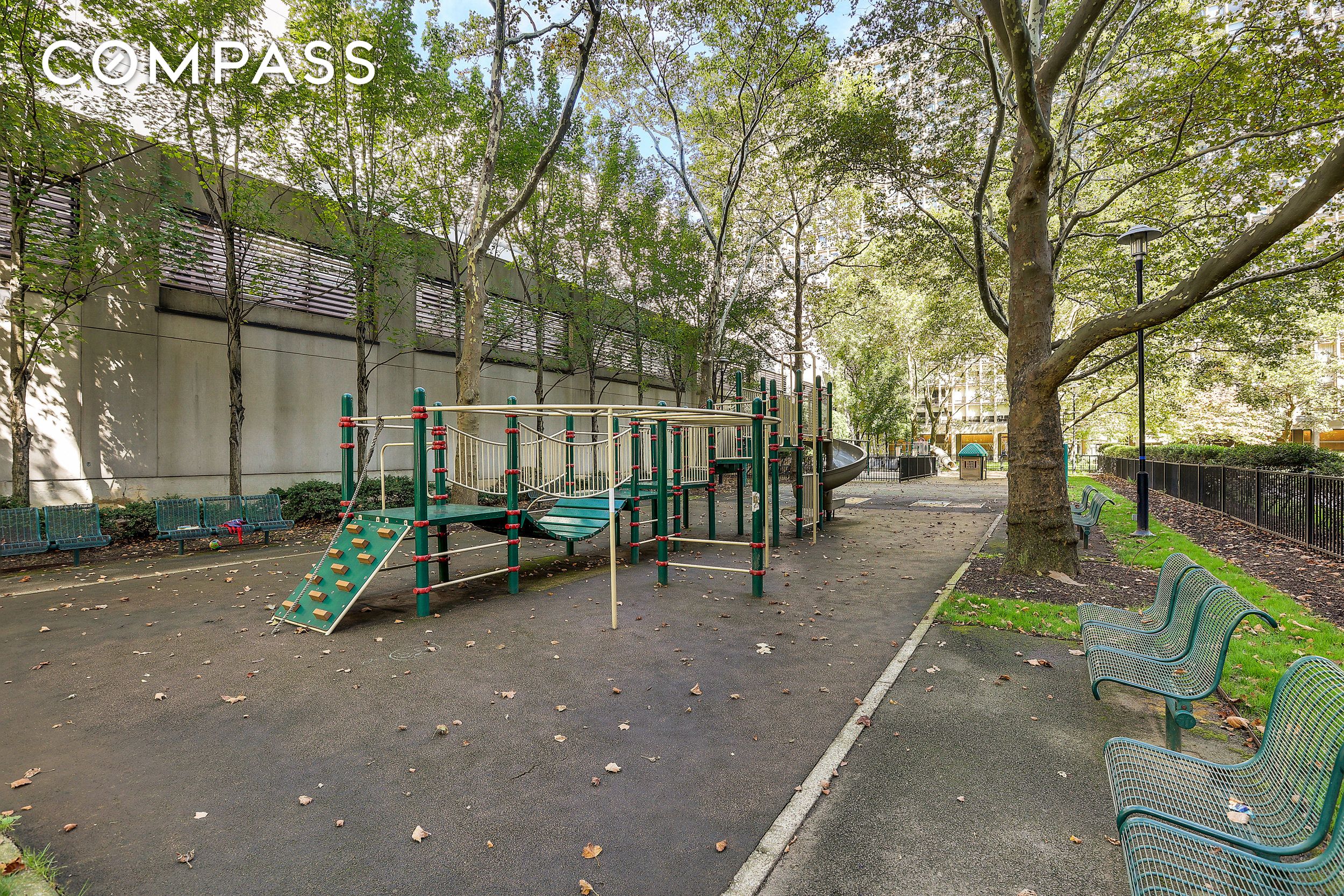 300 E 33rd Street 21K