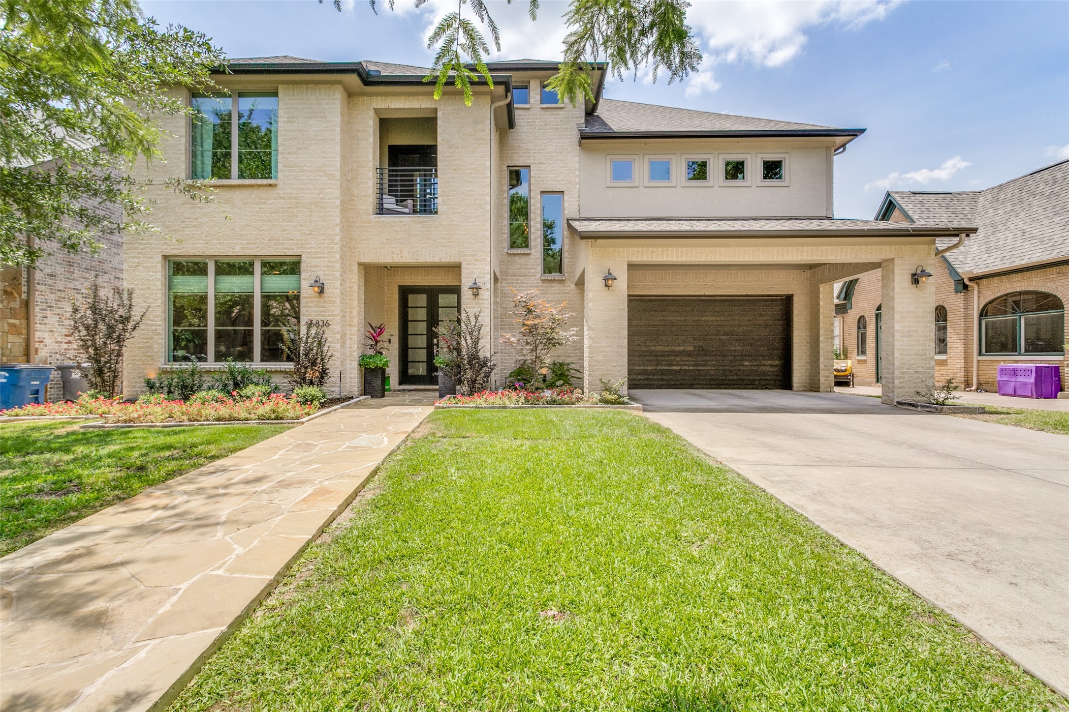 6836 Casa Loma Avenue