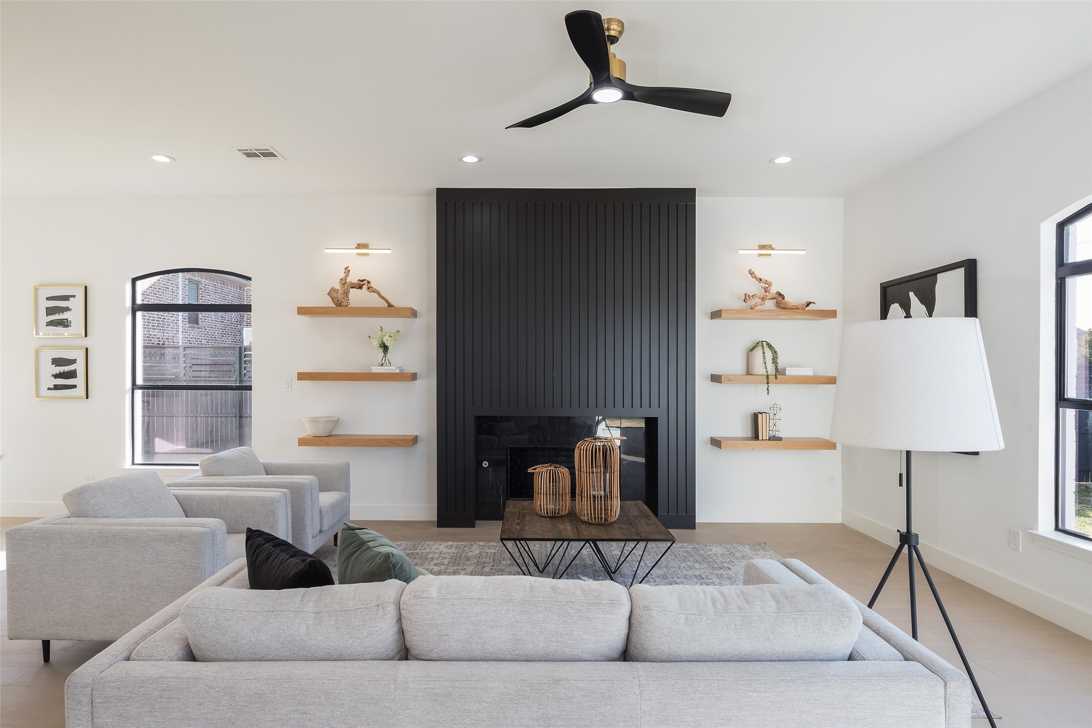580 Amistad Drive