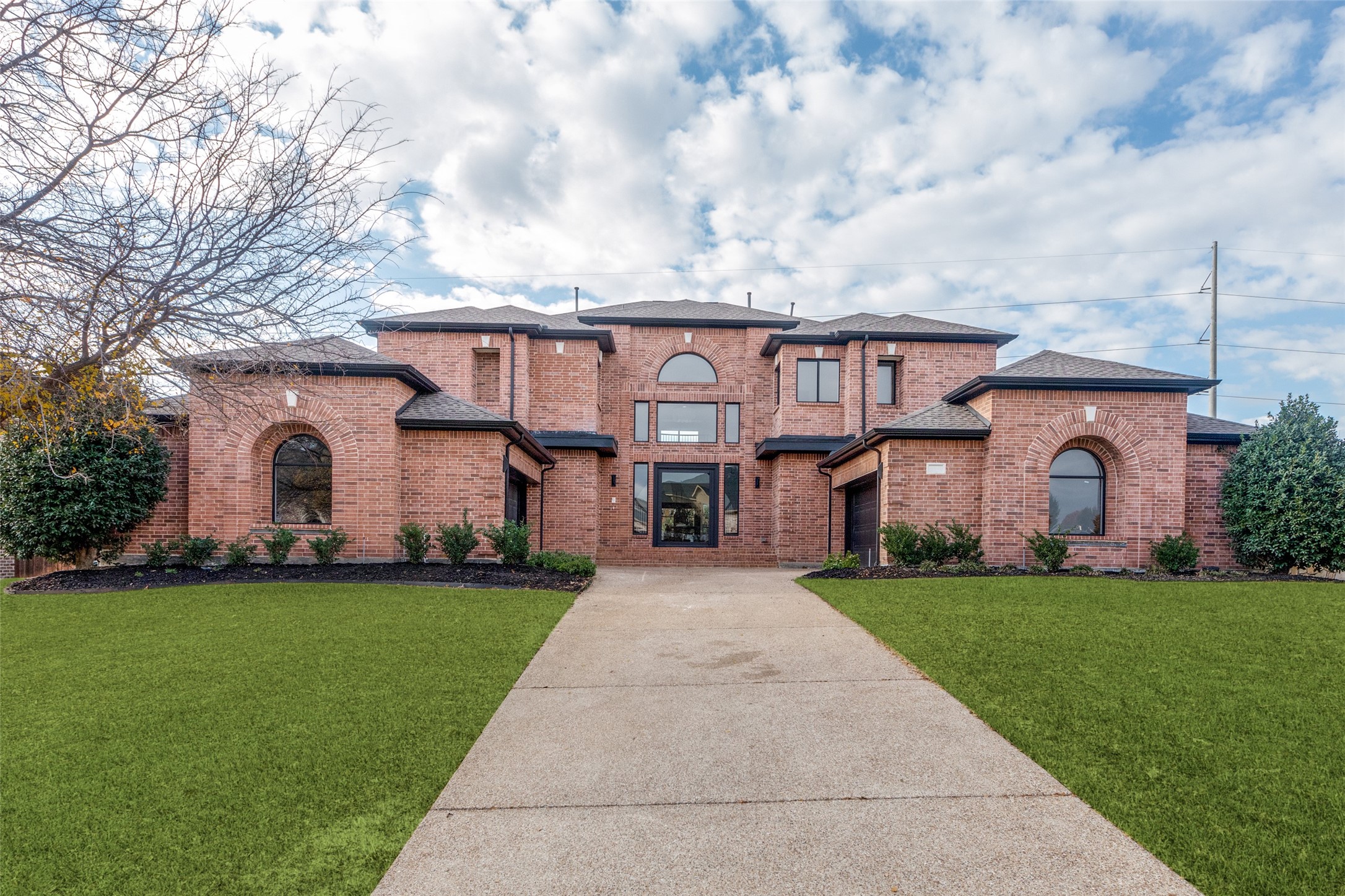 580 Amistad Drive