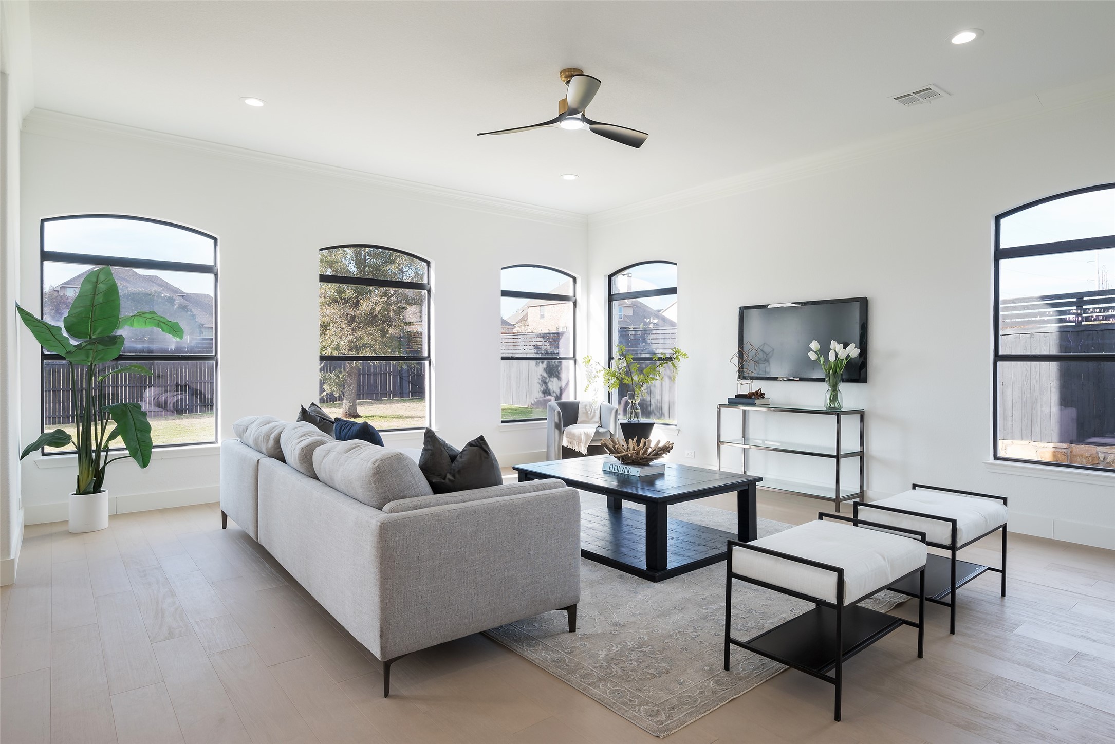 580 Amistad Drive