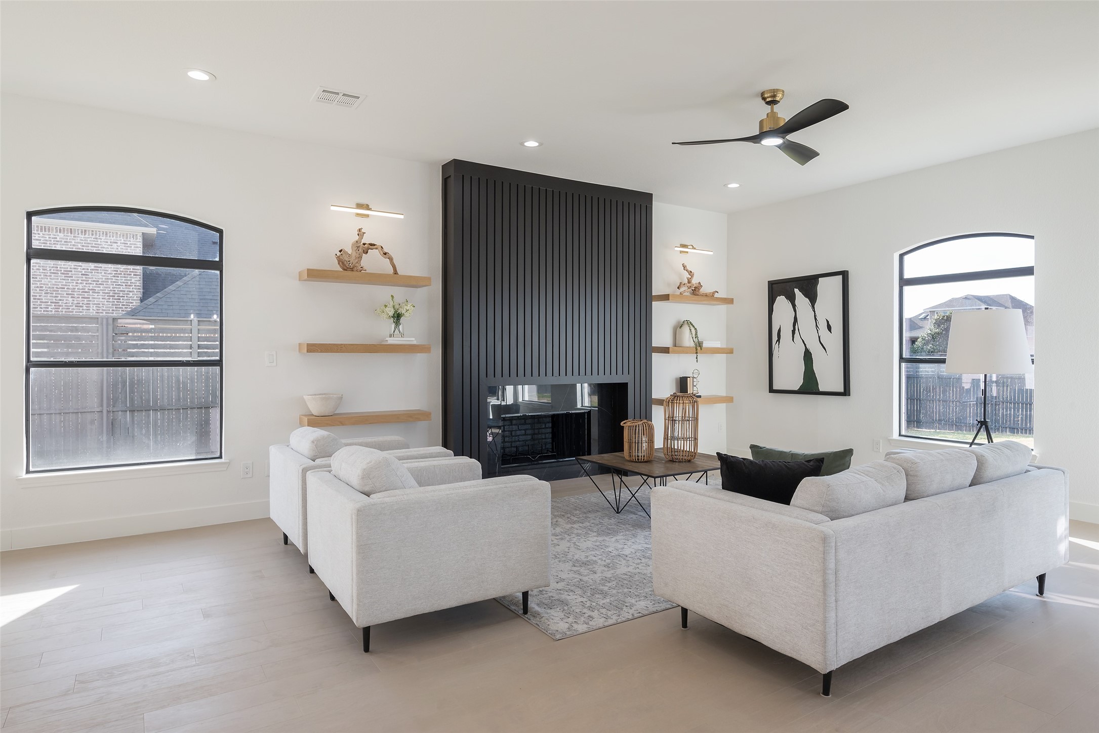580 Amistad Drive
