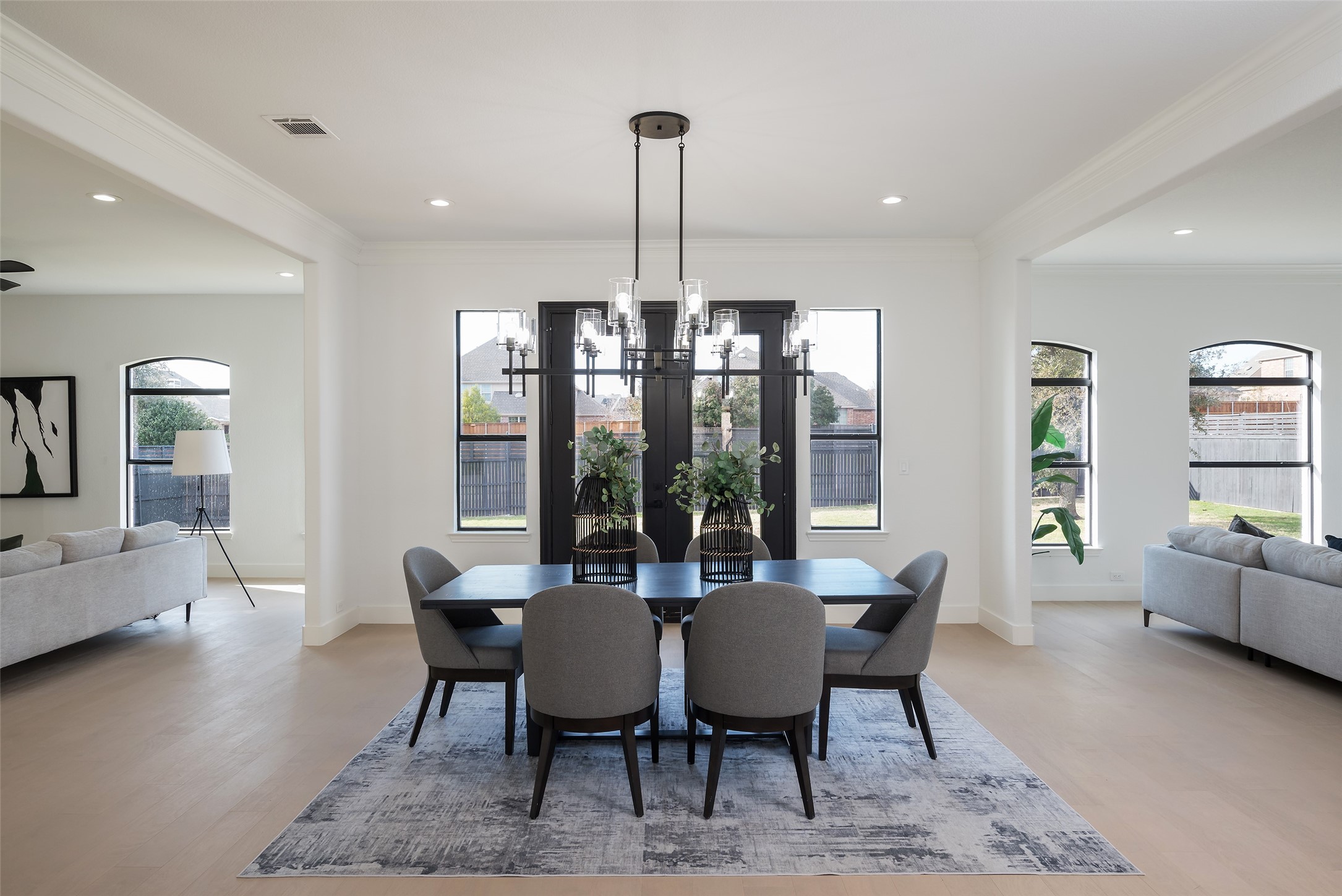 580 Amistad Drive