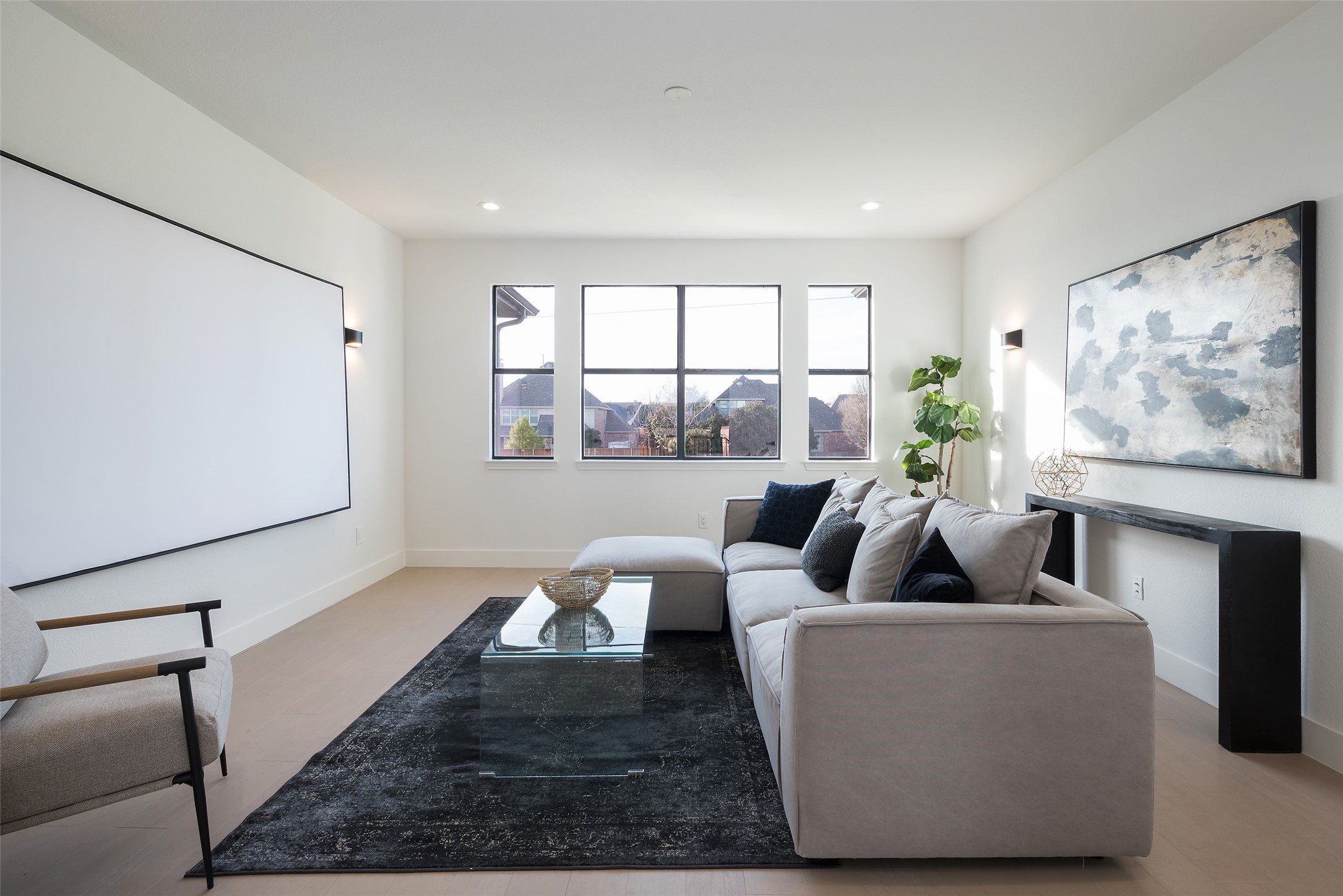 580 Amistad Drive