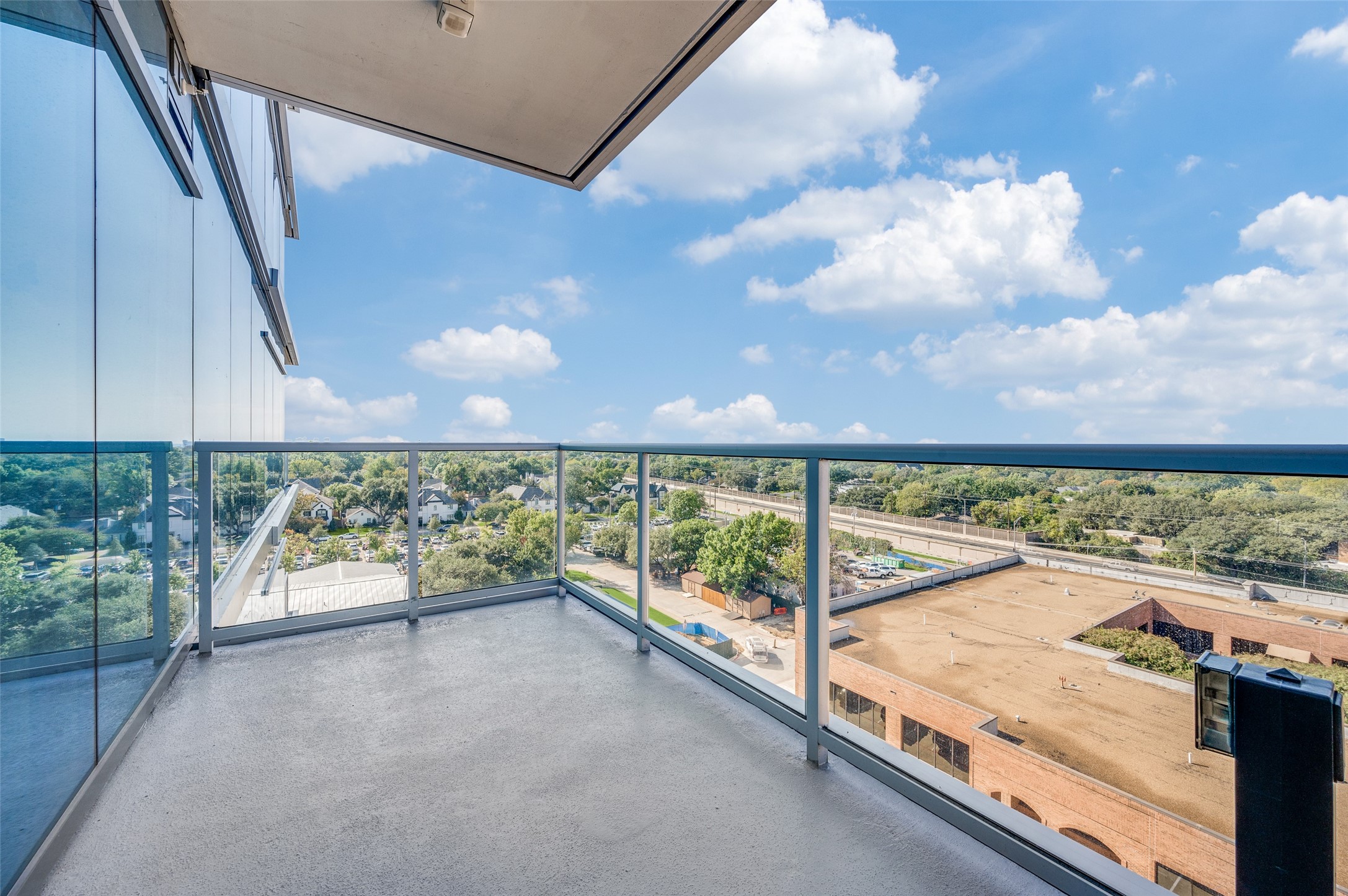 8119 Douglas Avenue 806