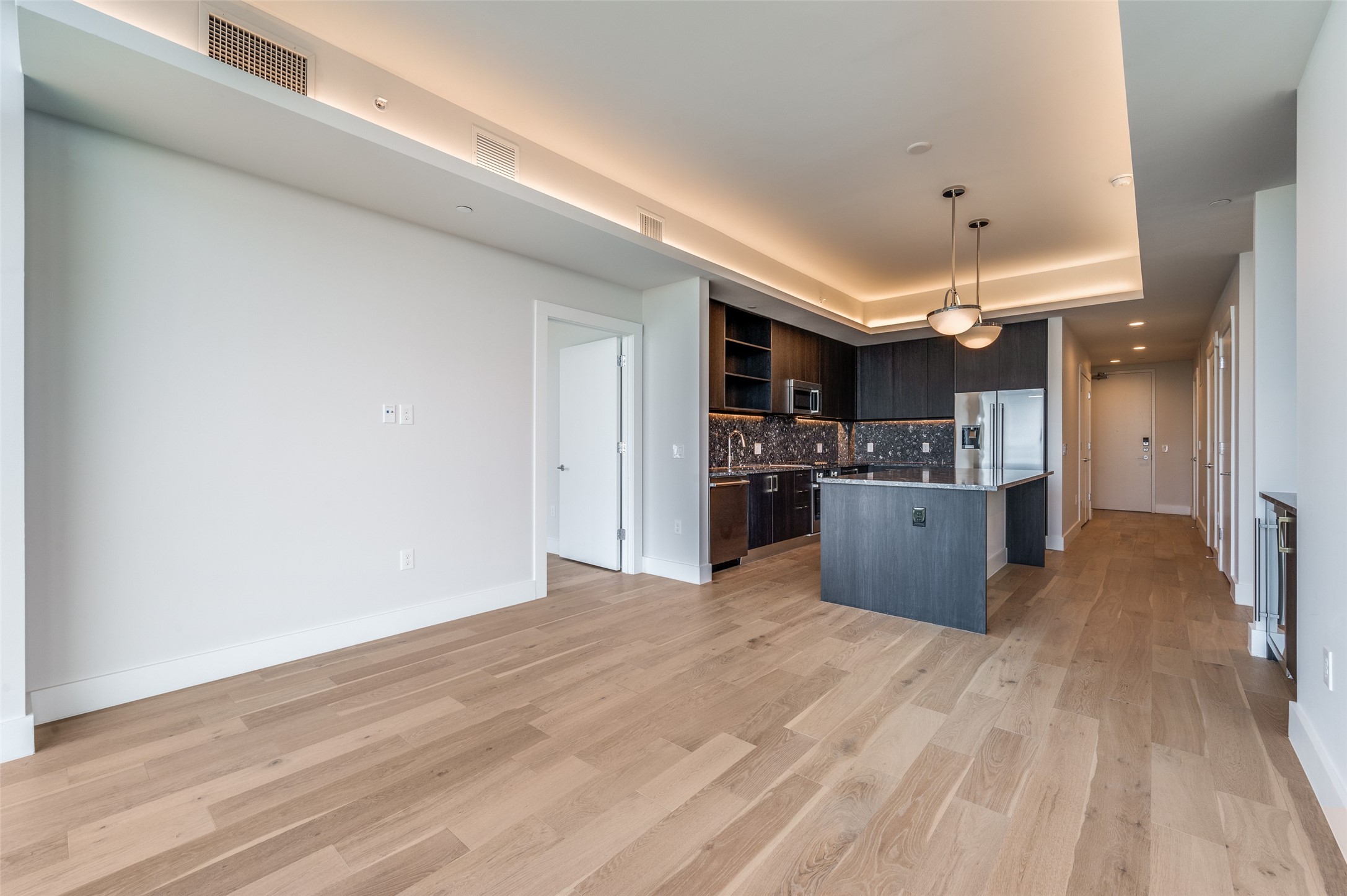 8119 Douglas Avenue 806