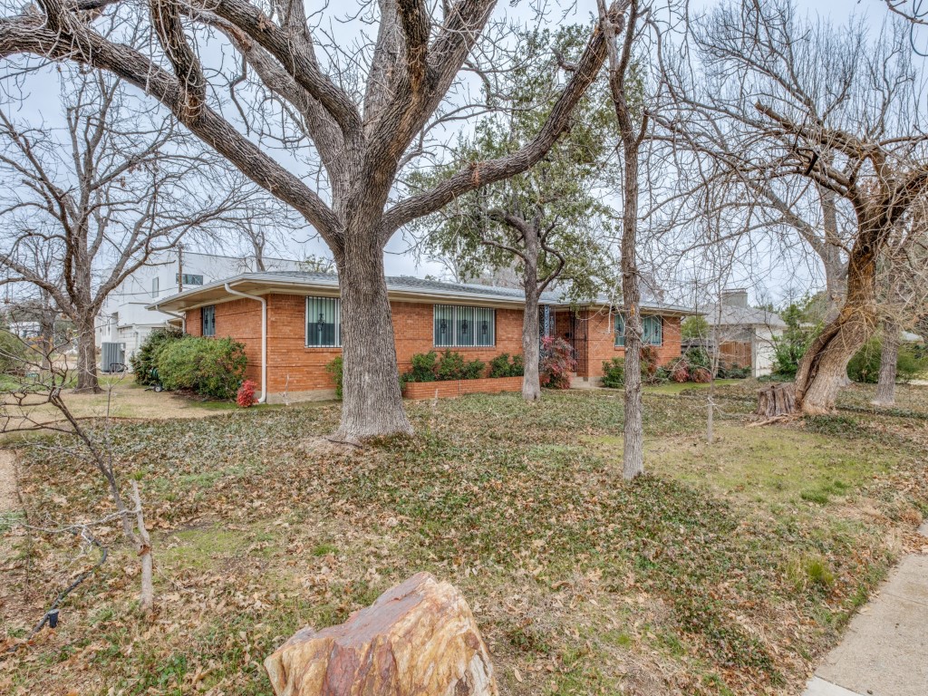 4207 Walnut Hill Lane