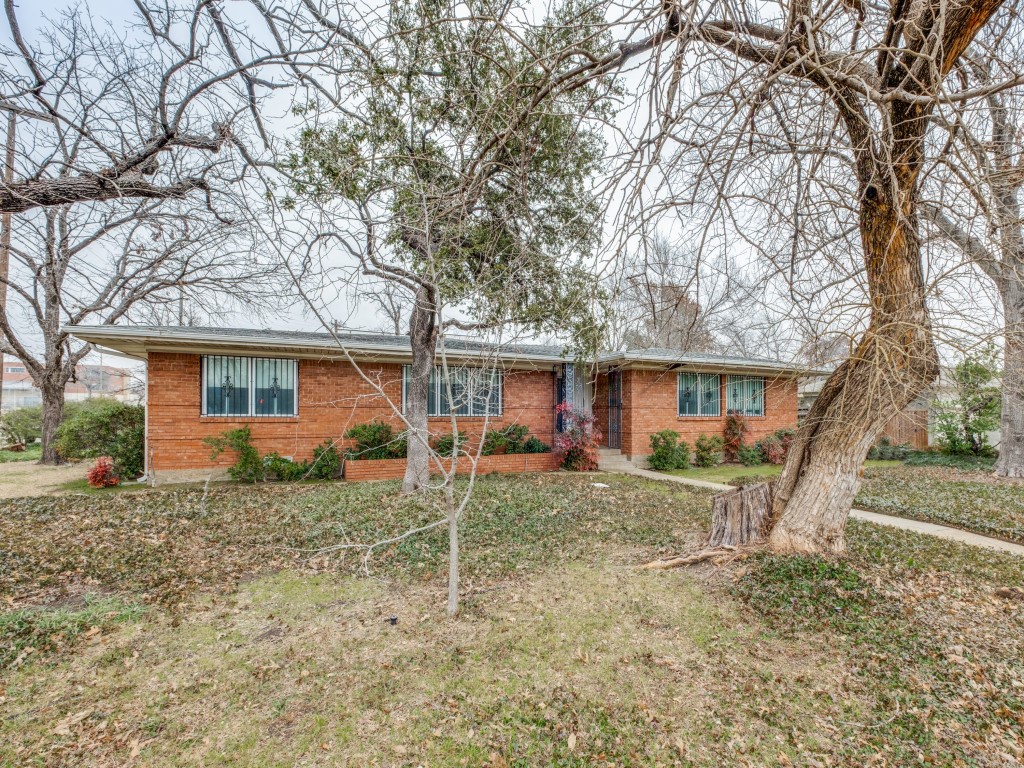 4207 Walnut Hill Lane
