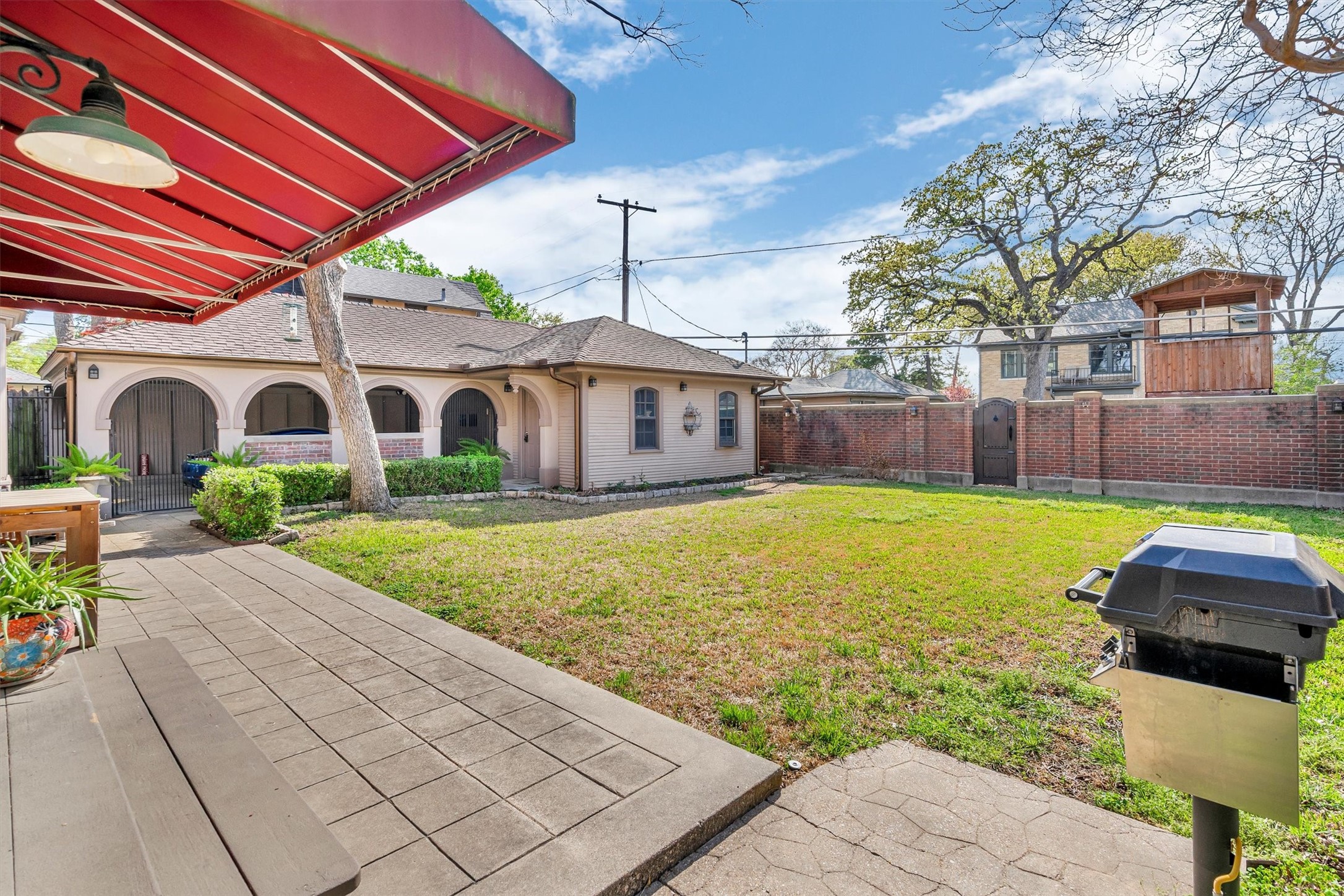 1211 N Windomere Avenue