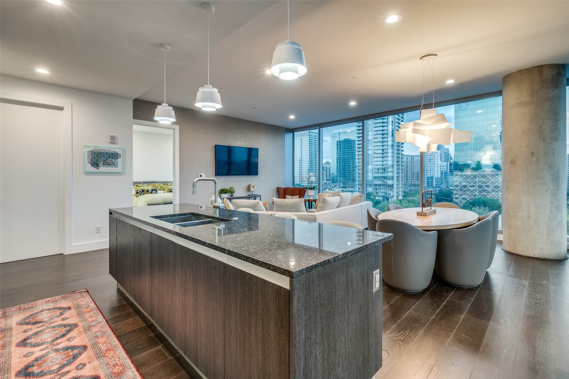 3130 N Harwood Street 901