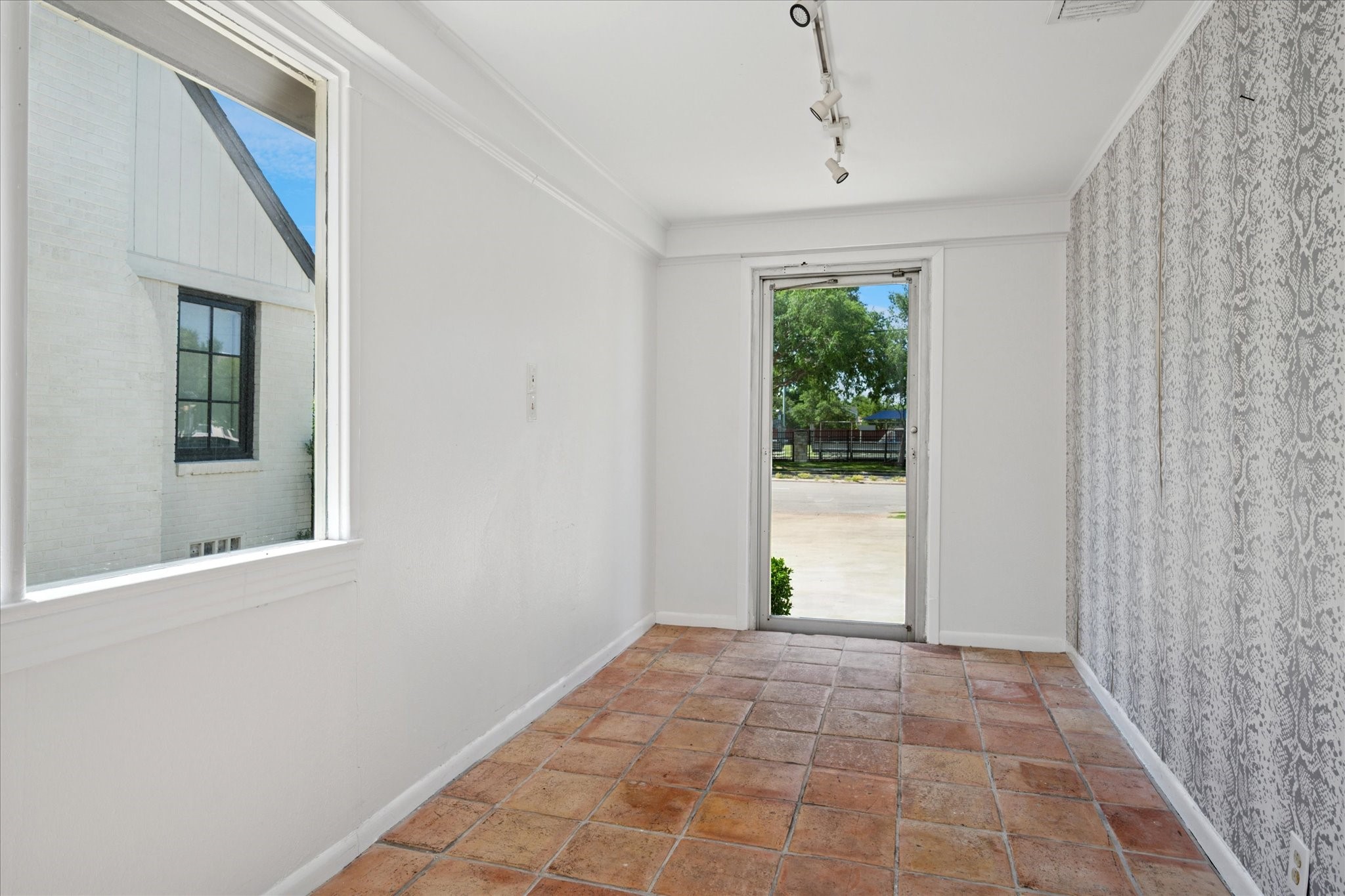 4811 W Lovers Lane