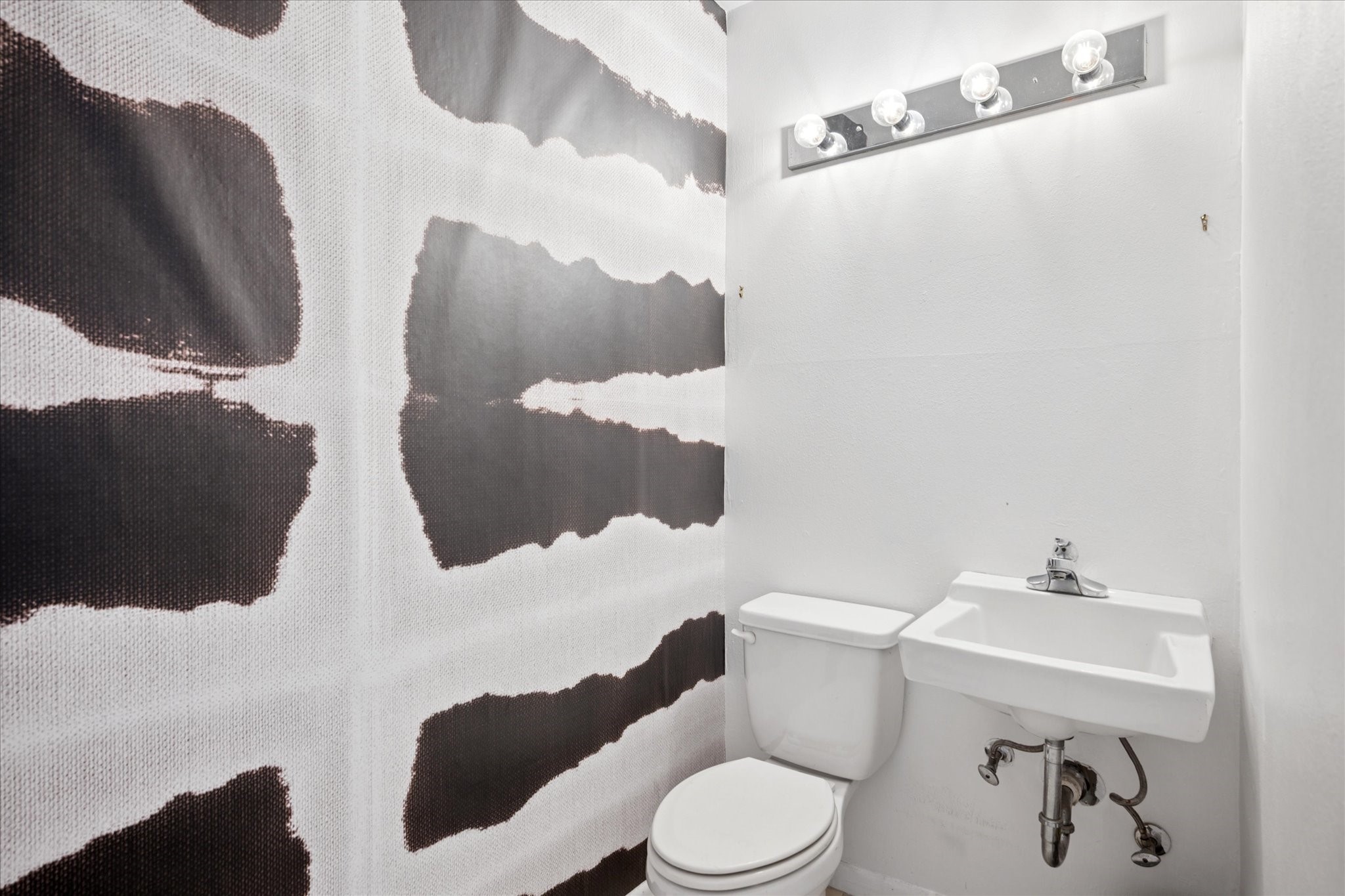 4811 W Lovers Lane