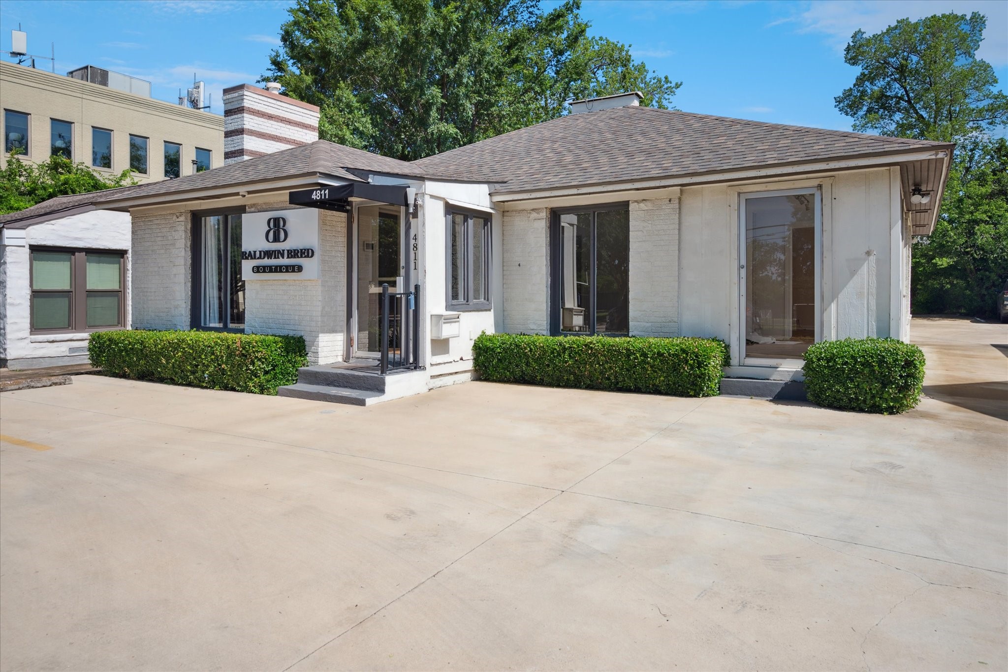 4811 W Lovers Lane