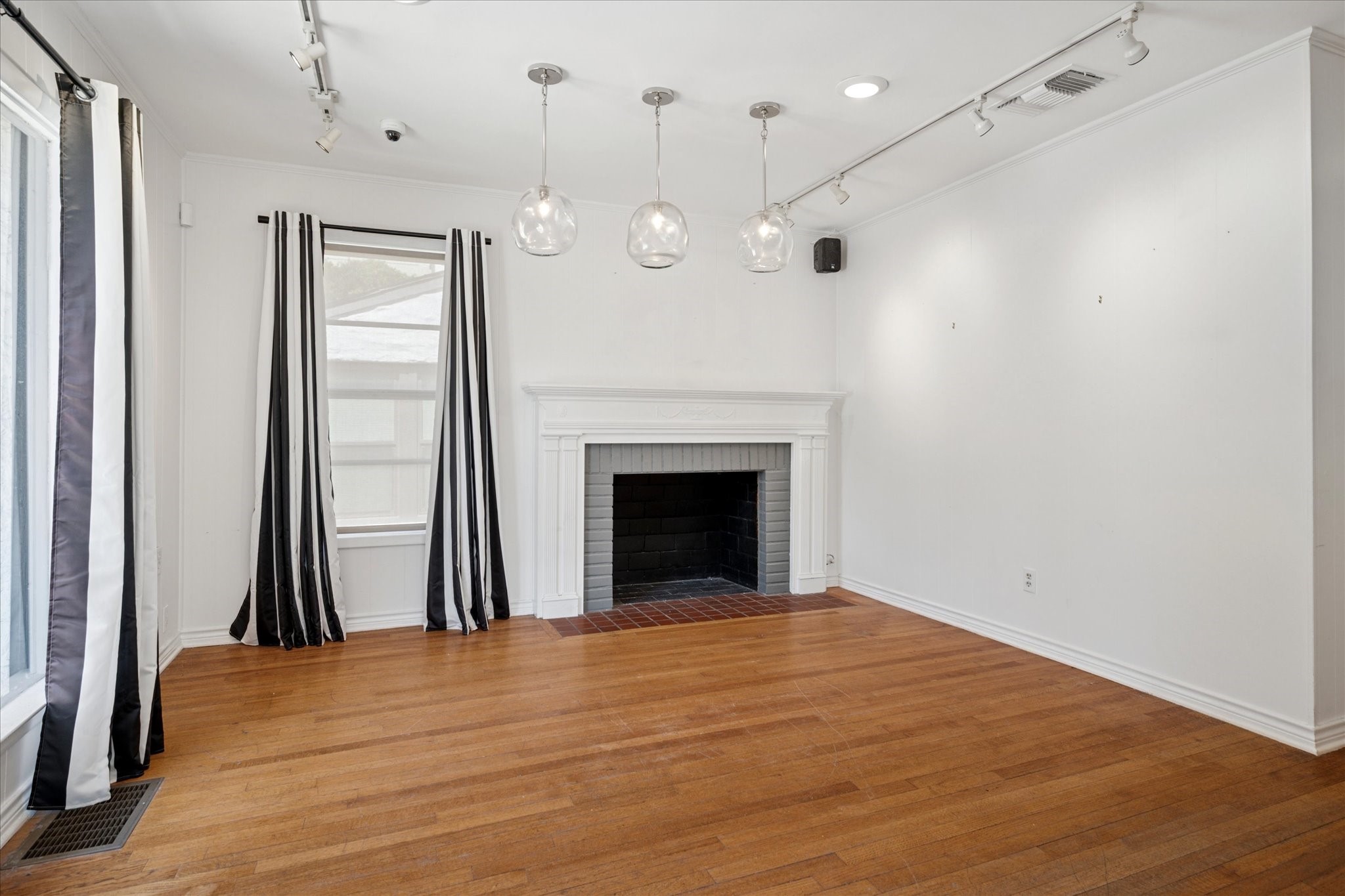 4811 W Lovers Lane