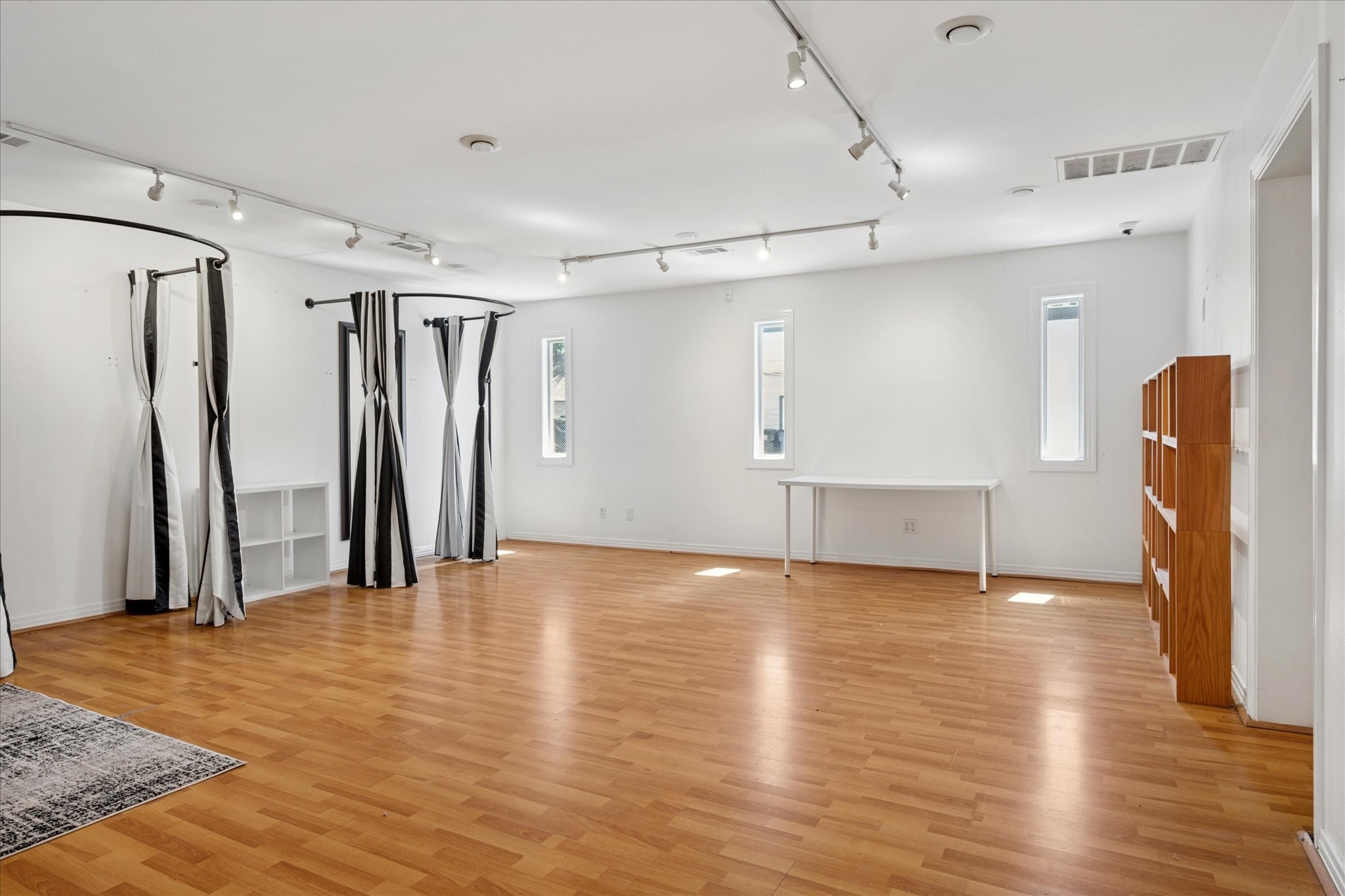 4811 W Lovers Lane
