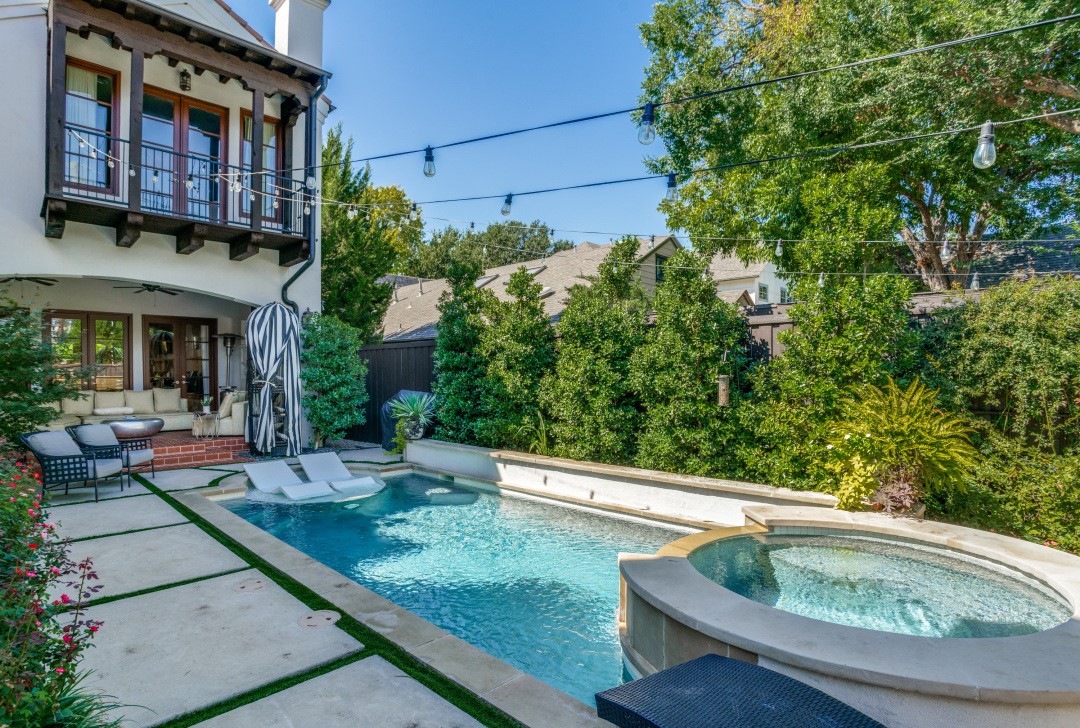 4432 Mockingbird Parkway