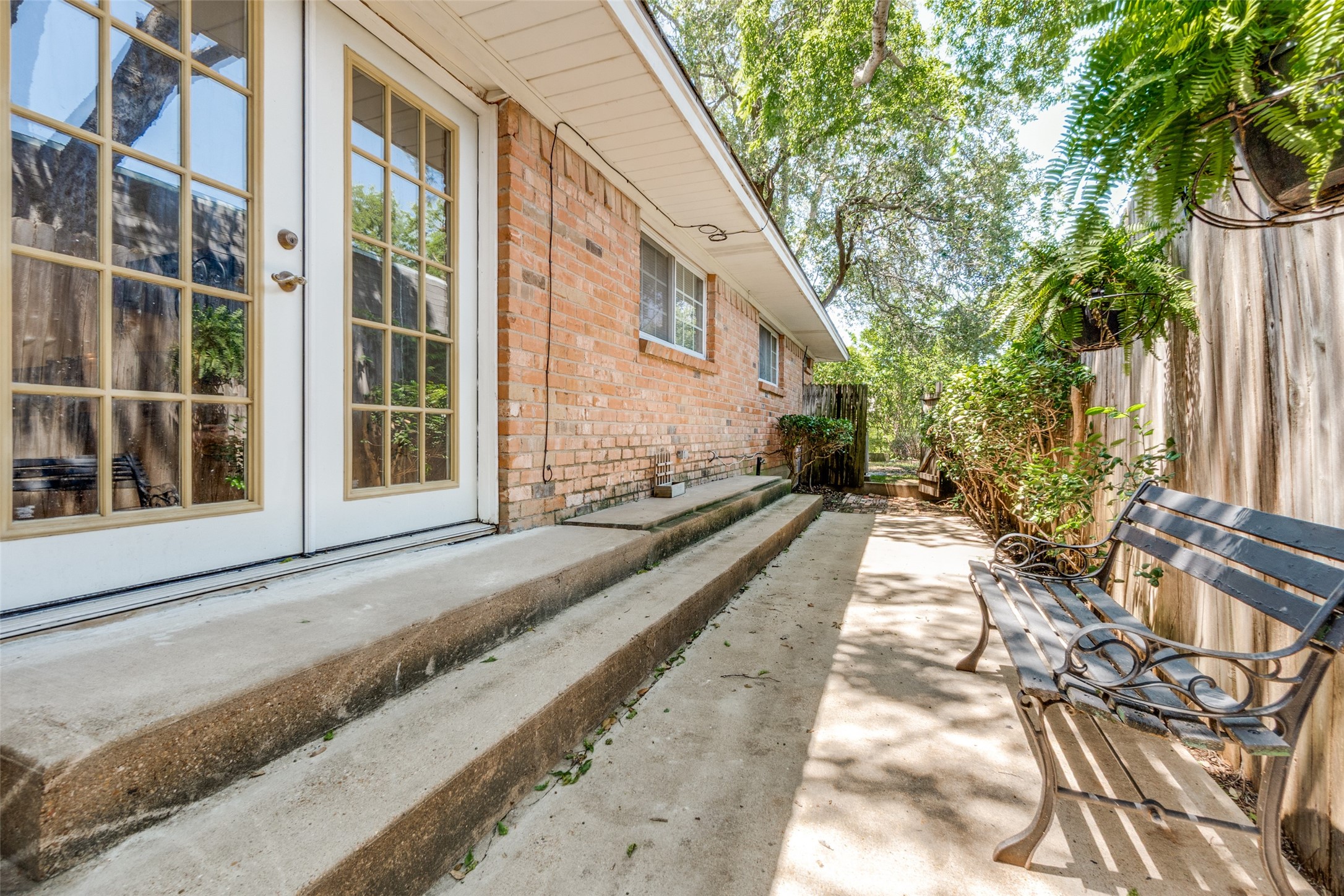 10541 Barrywood Drive
