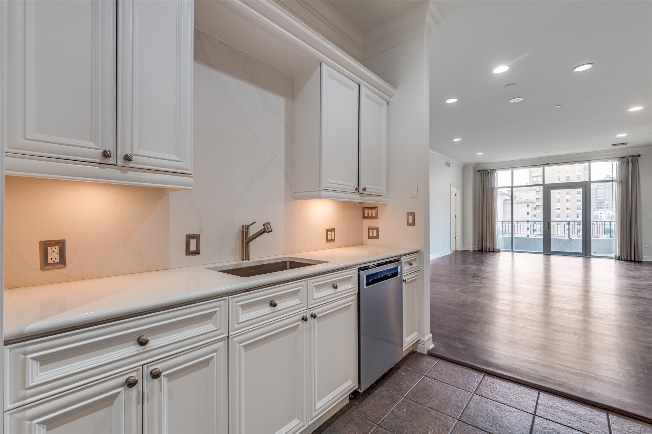 2828 Hood Street 505