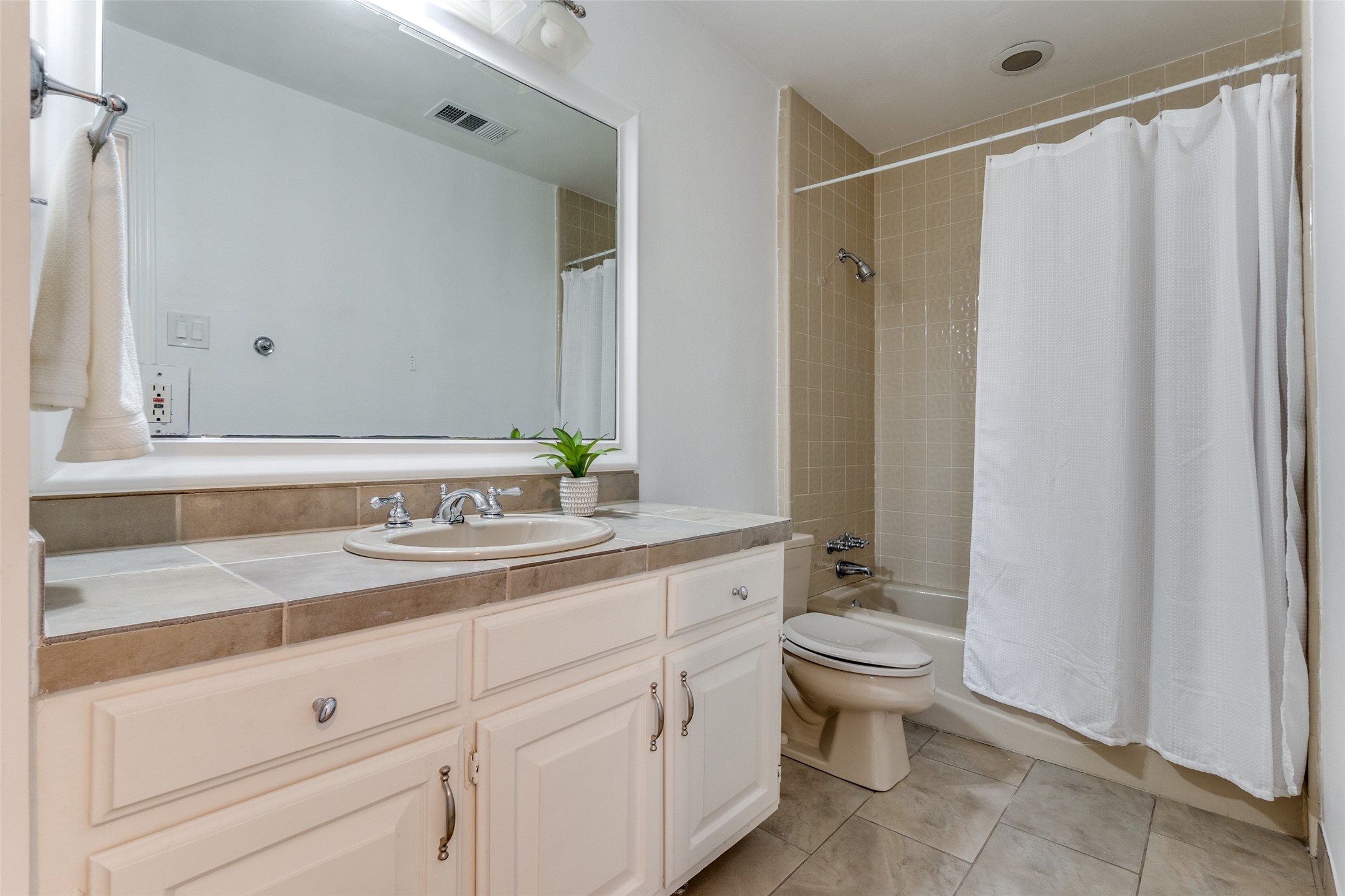 3422 Lovers Lane A