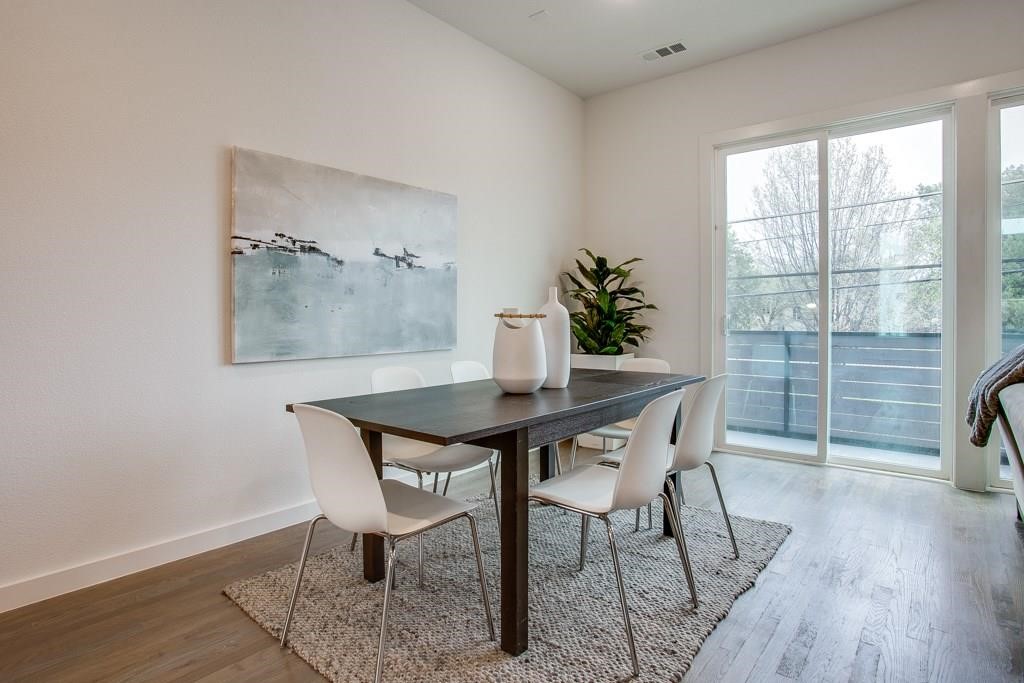 1901 N Carroll Avenue 103