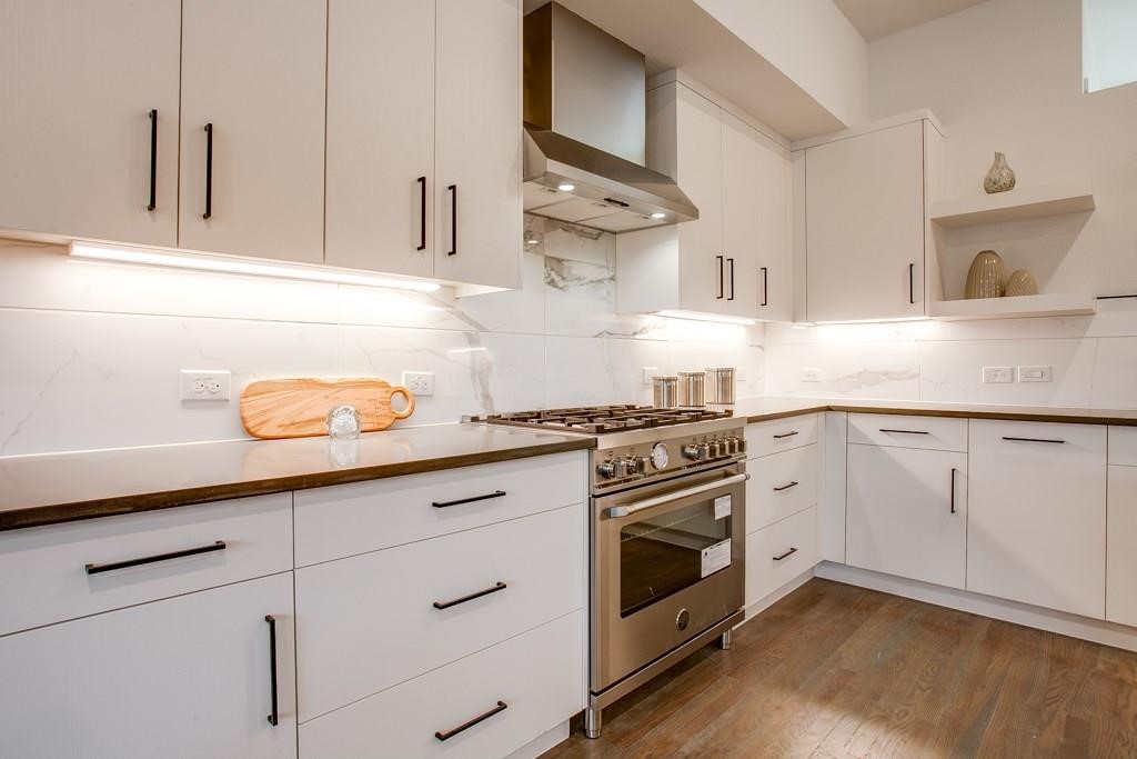 1901 N Carroll Avenue 103