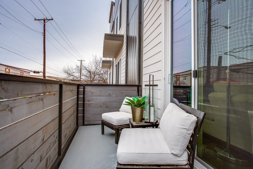 1901 N Carroll Avenue 103