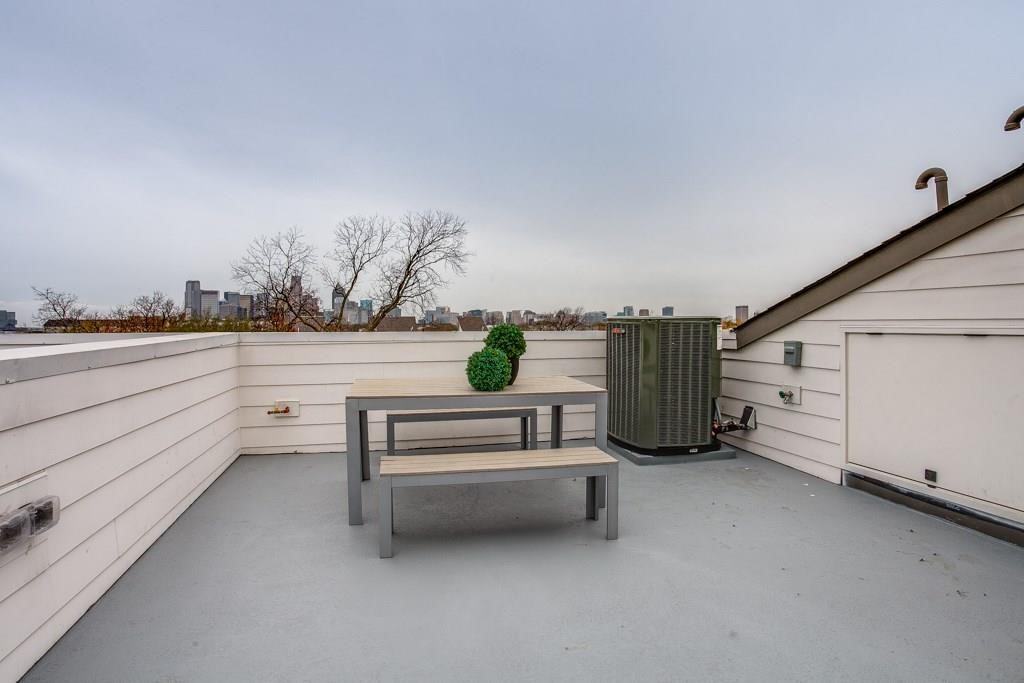 1901 N Carroll Avenue 103