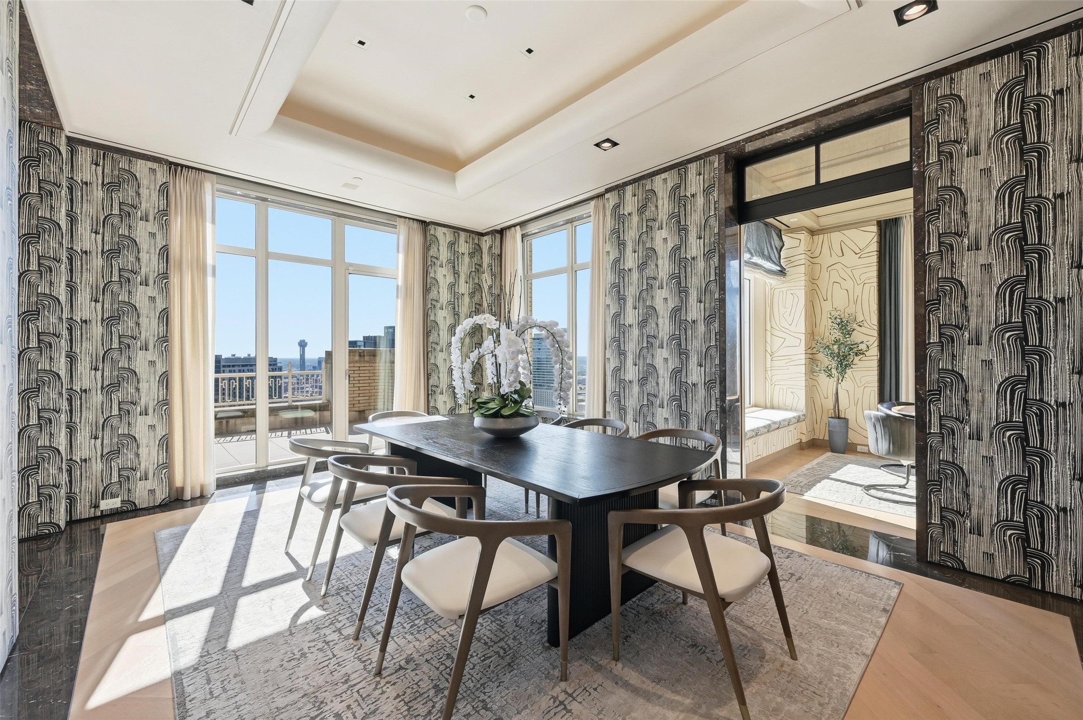 2555 N Pearl Street 2200