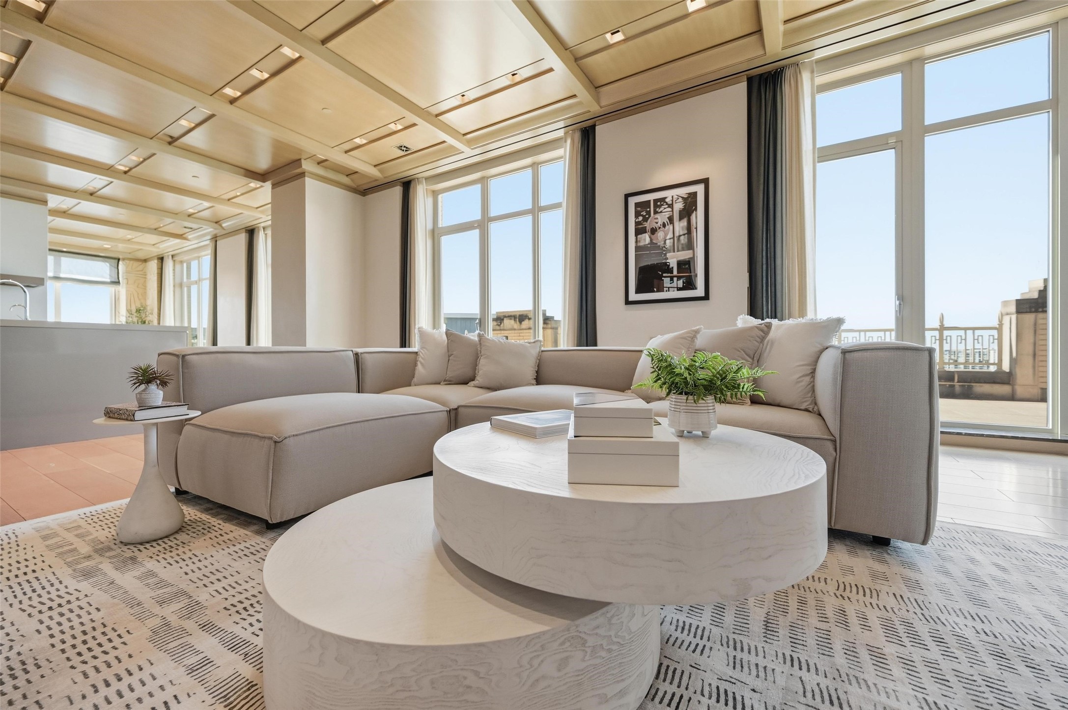 2555 N Pearl Street 2200