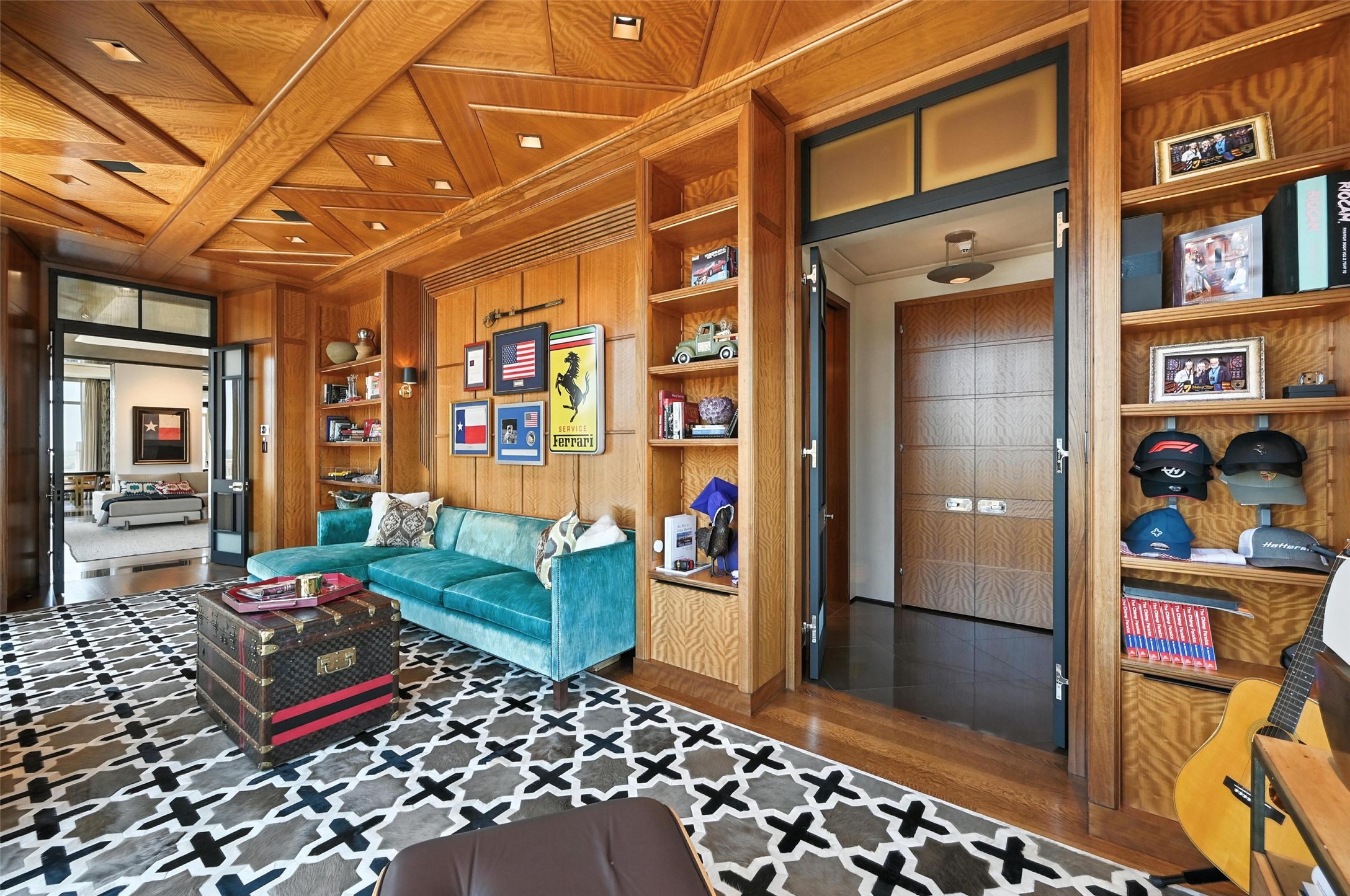 2555 N Pearl Street 2200