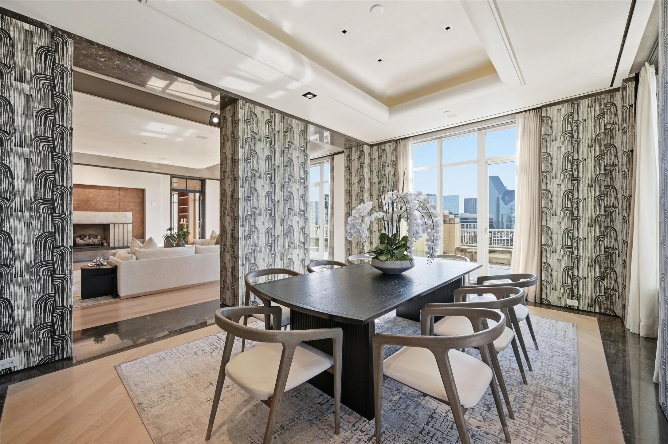 2555 N Pearl Street 2200