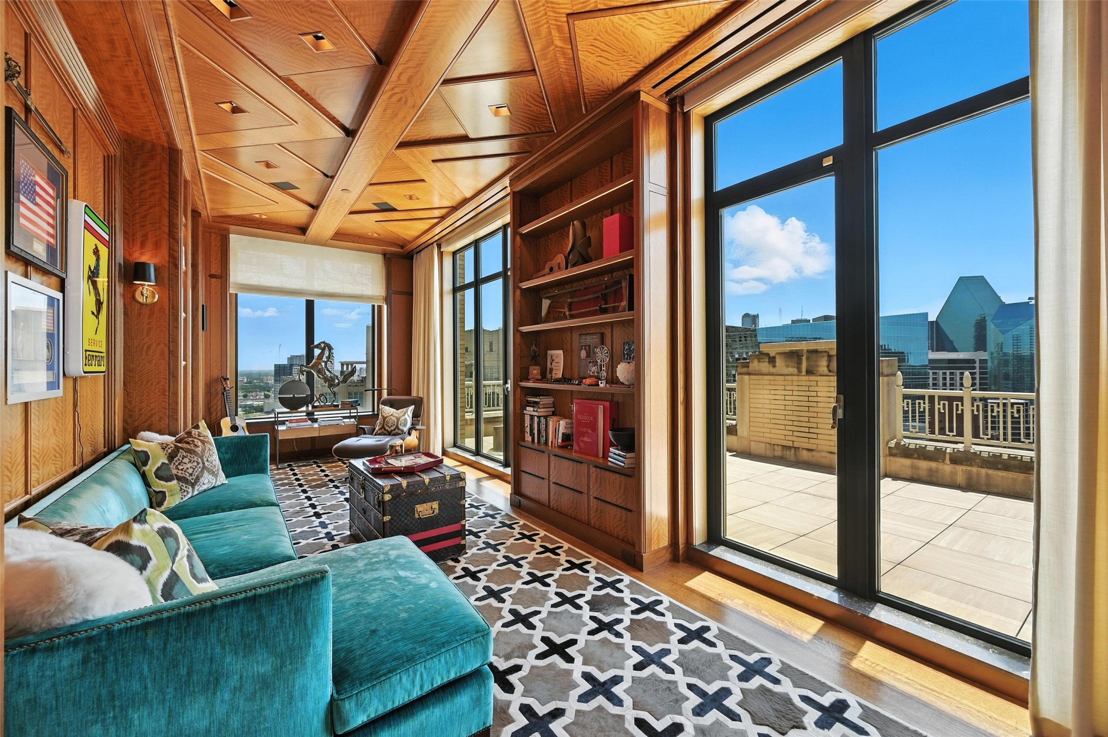 2555 N Pearl Street 2200